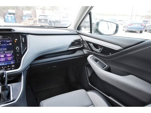 Used 2022 Subaru Outback Limited image 13