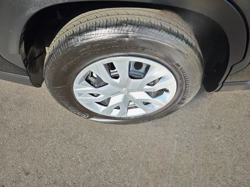 Used 2024 Toyota Corolla Cross L image 11