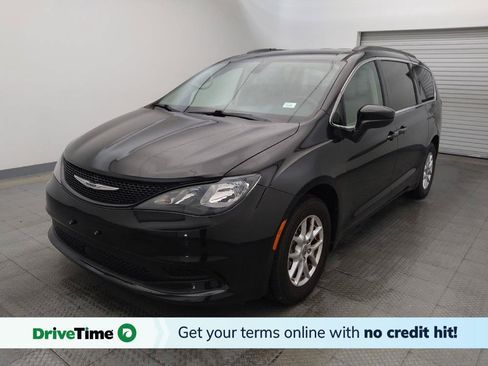 Used 2021 Chrysler Voyager Lxi FWD image 1