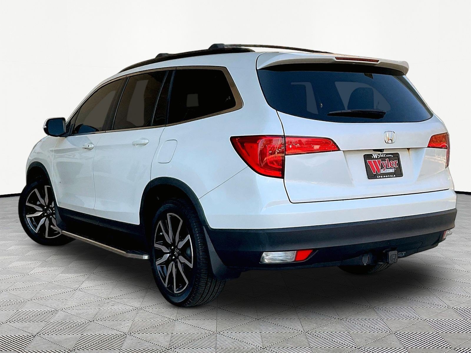 Used 2017 Honda Pilot EX-L image 4