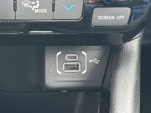 Used 2022 Jeep Compass Limited image 37