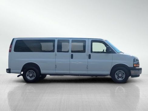 Used 2017 Chevrolet Express 3500 LT w/ LT Preferred Equipment Group RWD image 3