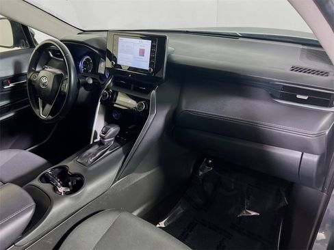 Certified 2022 Toyota Venza LE image 24