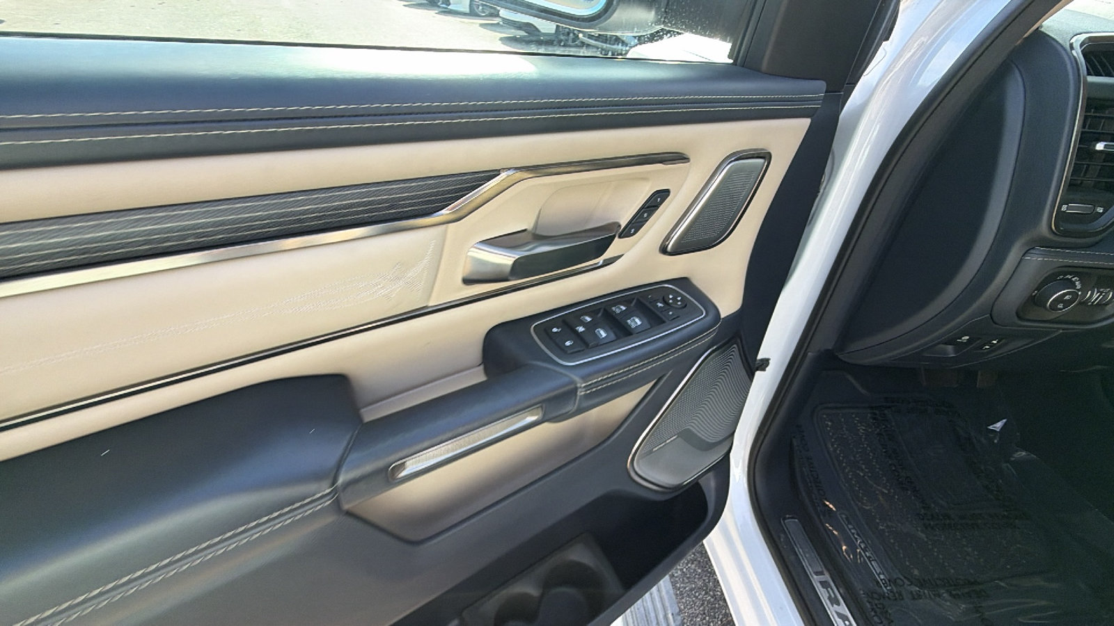 Used 2021 RAM 1500 Limited AWD/4WD image 15