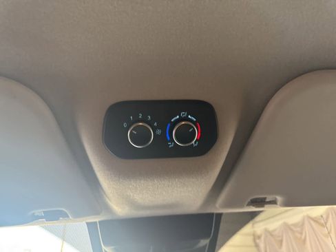 Used 2020 Ford Transit 350 XLT image 28