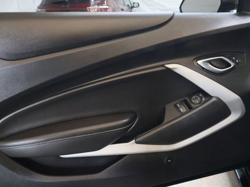 Used 2021 Chevrolet Camaro LT image 15