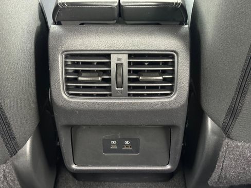 Used 2023 Nissan Rogue SV FWD image 28