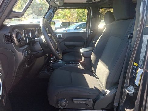 Used 2022 Jeep Wrangler Unlimited Sport image 16