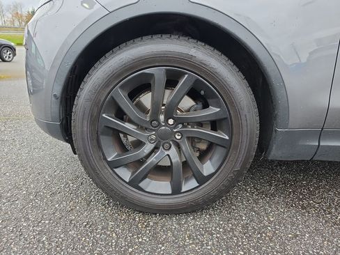 Used 2017 Land Rover Discovery HSE image 40