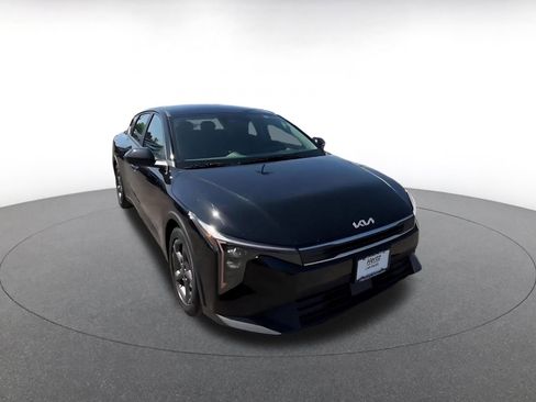 Used 2025 Kia K4 LXS image 3