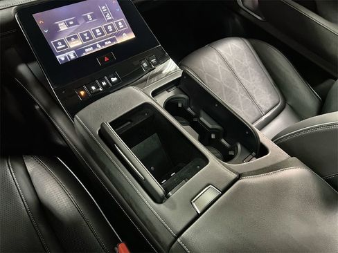 Used 2025 INFINITI QX80 Sensory image 41