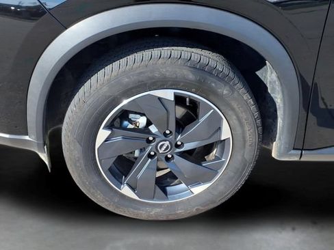 Used 2024 Nissan Rogue SV AWD/4WD image 29