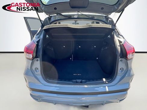 Used 2024 Nissan Kicks SR w/ SR Premium Package FWD image 31