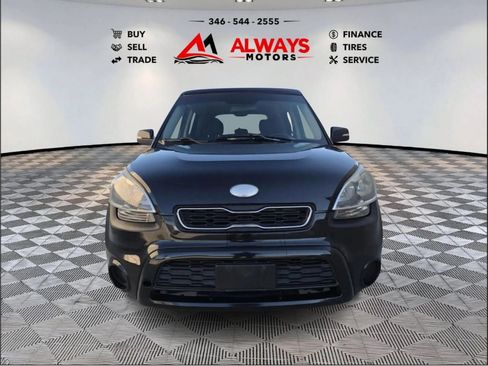Used 2013 Kia Soul + FWD image 3