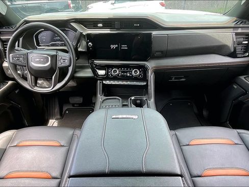 Used 2025 GMC Sierra 2500 AT4 w/ AT4 Premium Plus Package AWD/4WD image 8