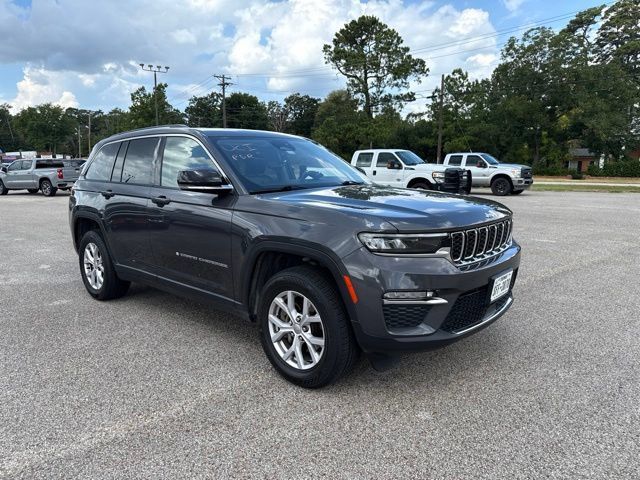 Used 2022 Jeep Grand Cherokee Limited RWD image 2