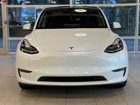 Used 2023 Tesla Model Y Long Range AWD/4WD image 2