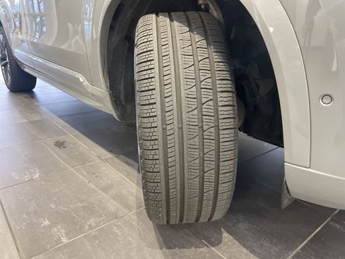 Used 2025 Volvo XC90 B6 Plus image 13