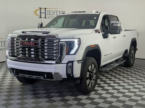 Used 2025 GMC Sierra 2500 Denali AWD/4WD image 4