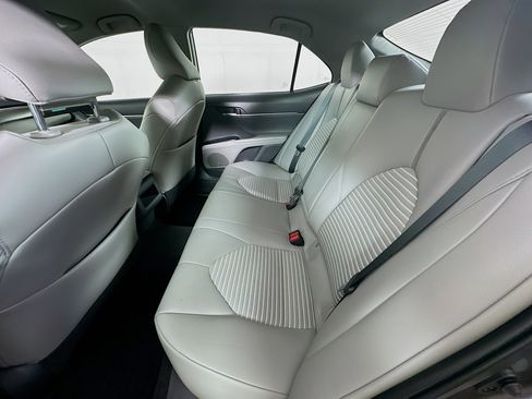 Used 2019 Toyota Camry SE w/ Convenience Package image 26