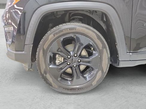 Used 2021 Jeep Compass Latitude image 23