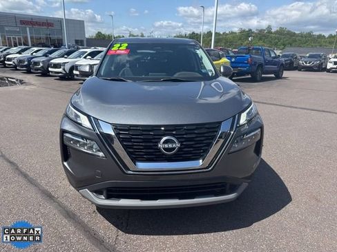 Certified 2022 Nissan Rogue SV image 2