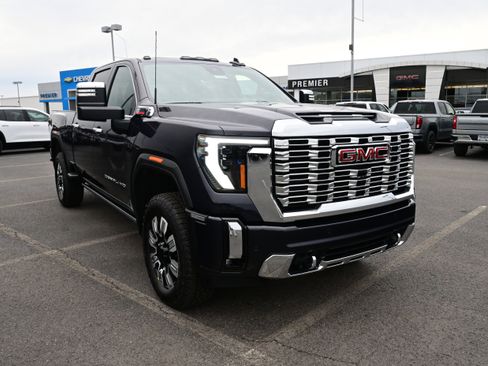 New 2026 GMC Sierra 2500 Denali w/ Denali Reserve Package image 2