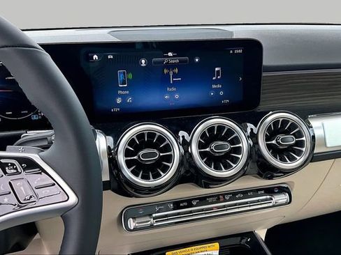 New 2026 Mercedes-Benz GLB 250 4MATIC image 10