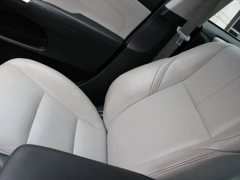 Used 2016 Toyota Avalon Touring FWD image 18