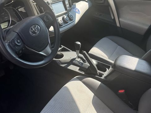 Used 2014 Toyota RAV4 LE FWD image 8