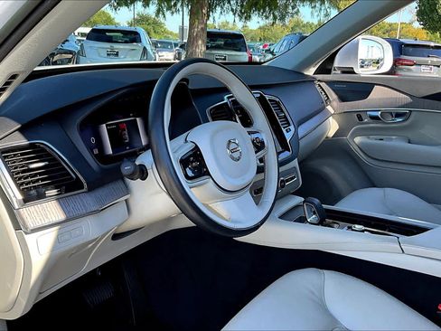 Used 2023 Volvo XC90 T8 Plus w/ Protection Package Premier image 15
