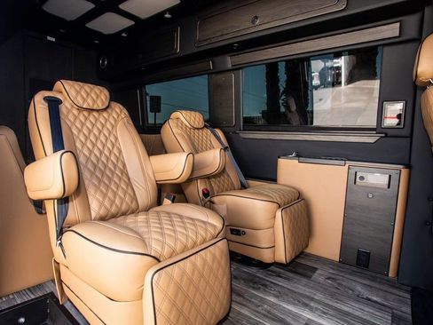 Used 2022 Mercedes-Benz Sprinter 3500 image 24