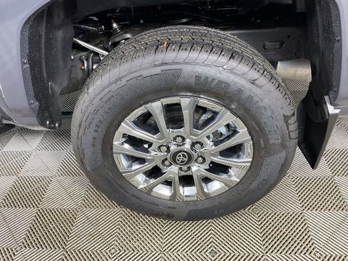 Used 2025 Toyota Tacoma Limited image 6