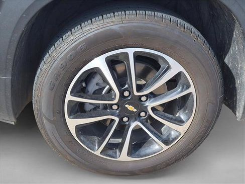 Used 2025 Chevrolet TrailBlazer LT AWD/4WD image 9