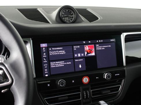 Used 2025 Porsche Macan image 13