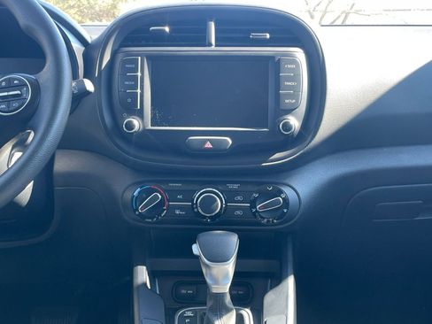 Used 2025 Kia Soul LX w/ LX Technology Package image 17