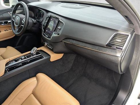 Used 2023 Volvo XC90 T8 Ultimate image 22