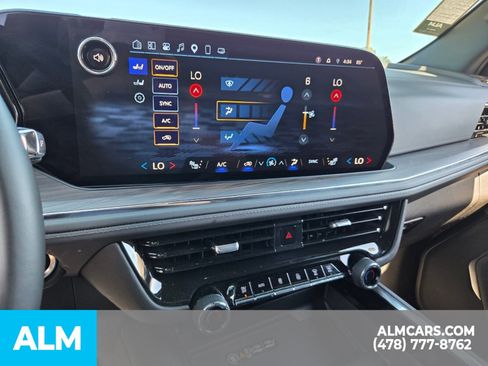 Used 2025 Chevrolet Tahoe LT AWD/4WD image 28