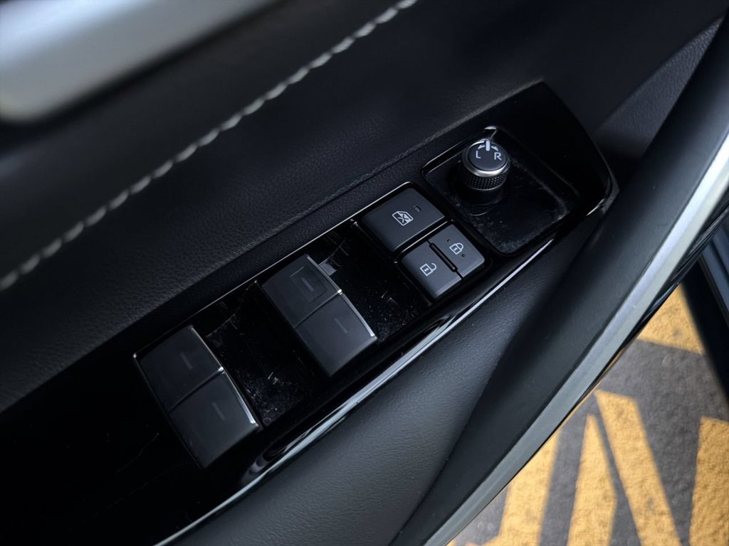 Used 2019 Toyota Corolla XSE FWD image 16