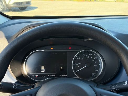 Certified 2025 Nissan Versa SV w/ Trunk Package image 17