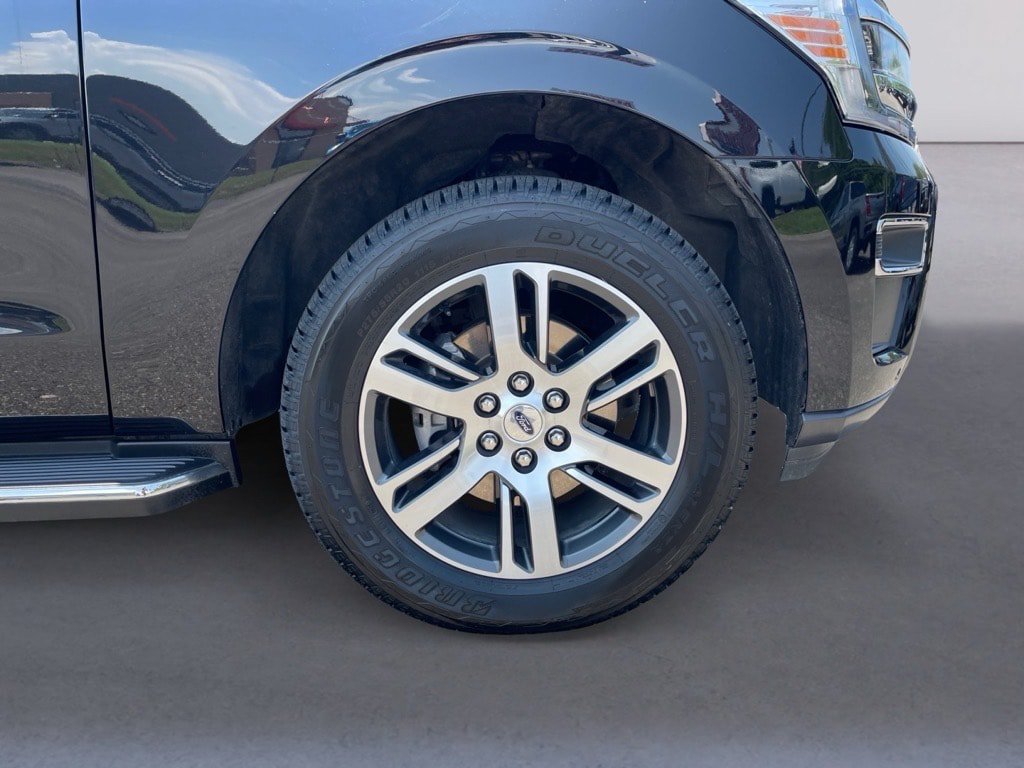 Used 2023 Ford Expedition Limited AWD/4WD image 9