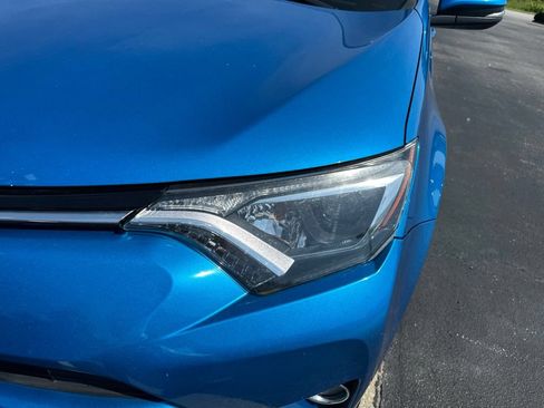 Used 2018 Toyota RAV4 XLE AWD/4WD image 9
