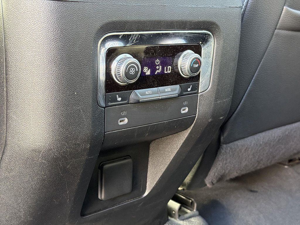 Used 2024 GMC Yukon XL Denali RWD image 42