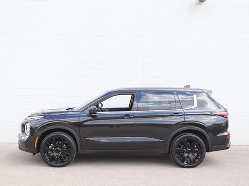 New 2026 Mitsubishi Outlander LE AWD/4WD image 2