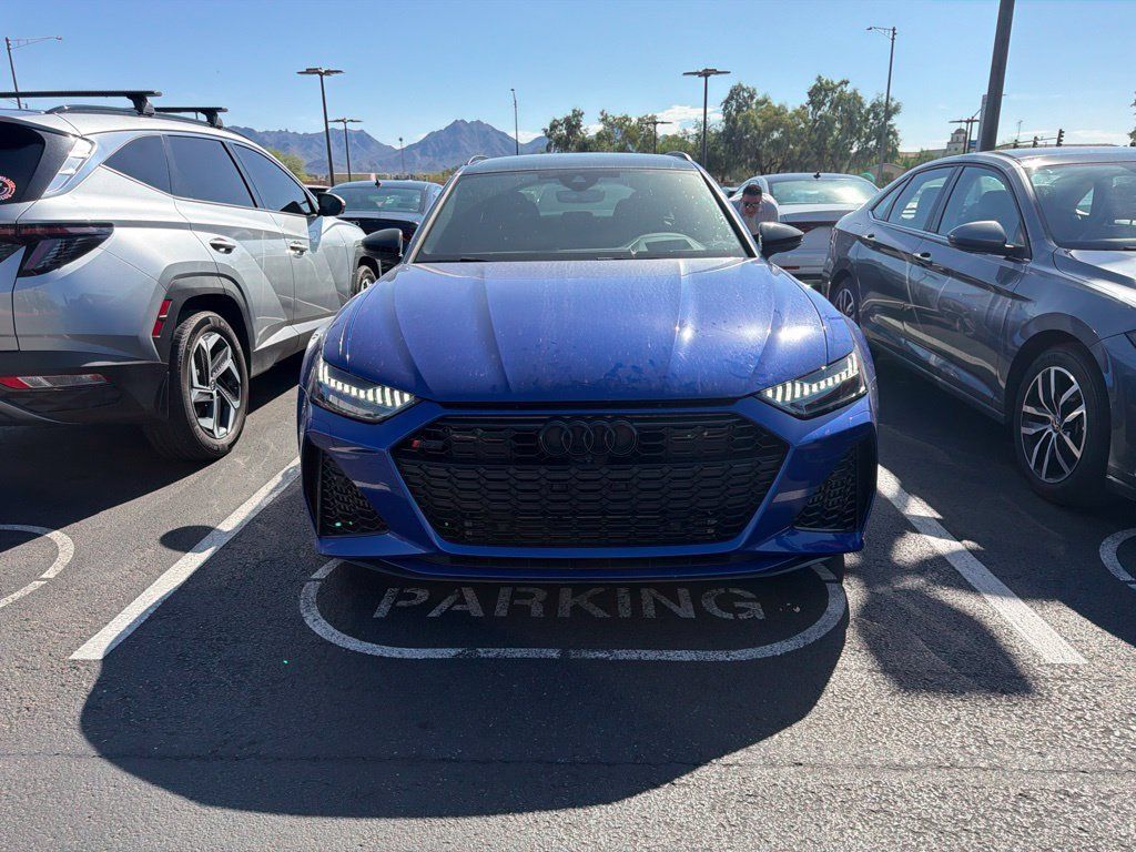 Used 2022 Audi RS 6 AWD/4WD image 2