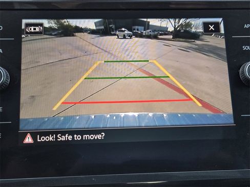 Used 2022 Volkswagen Tiguan SE R-Line image 7