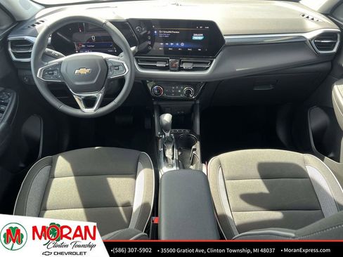 Certified 2024 Chevrolet TrailBlazer LT w/ LT Cold Weather Package AWD/4WD image 15