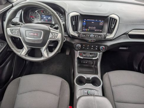 Used 2024 GMC Terrain SLE FWD image 9
