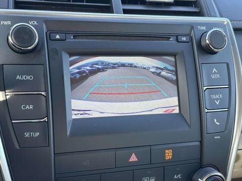 Used 2015 Toyota Camry LE image 29