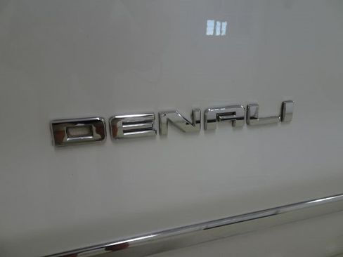 Used 2017 GMC Sierra 1500 Denali w/ Denali Ultimate Package image 10